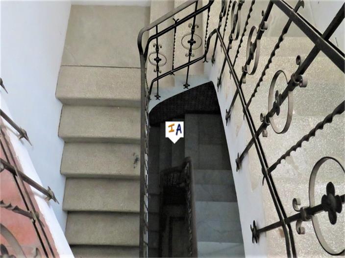 Image No.13-6 Bed House for sale