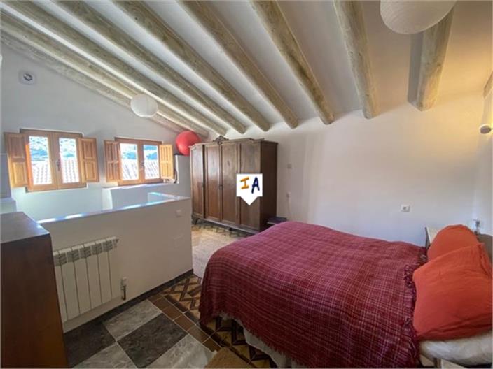 Image No.16-3 Bed House for sale