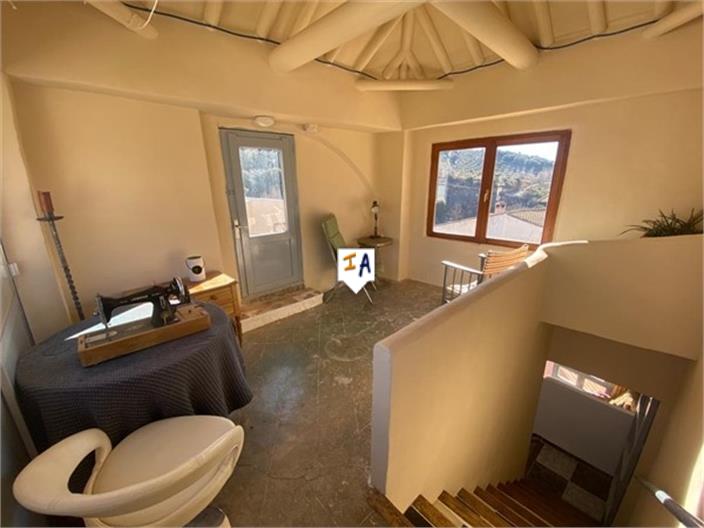 Image No.6-3 Bed House for sale