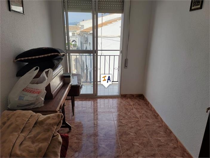 Image No.12-5 Bed House for sale