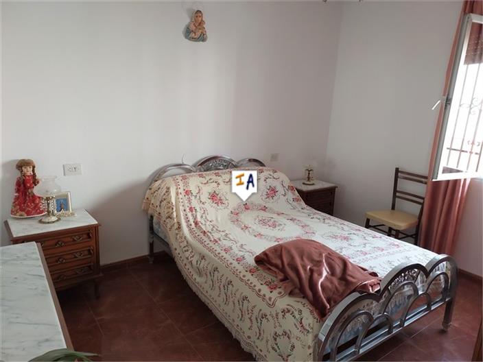 Image No.16-5 Bed House for sale