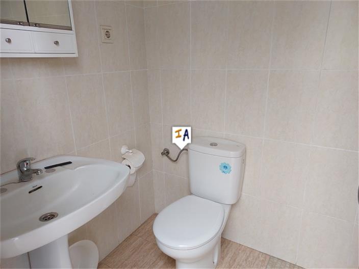 Image No.17-5 Bed House for sale