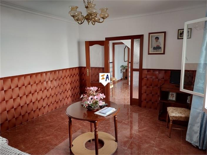 Image No.7-5 Bed House for sale