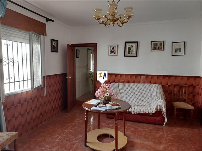 Image No.8-5 Bed House for sale