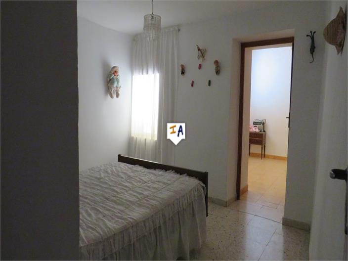 Image No.12-5 Bed House for sale