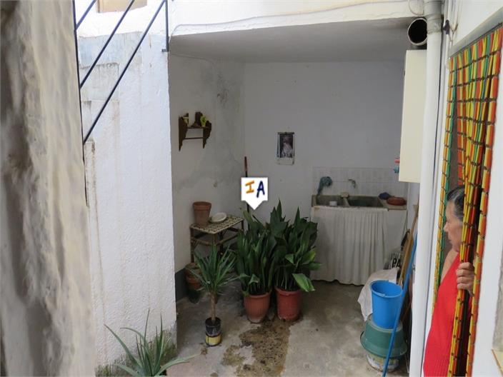 Image No.7-5 Bed House for sale