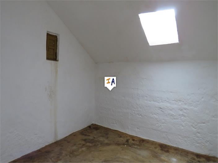 Image No.9-5 Bed House for sale