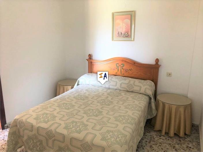 Image No.12-4 Bed House for sale