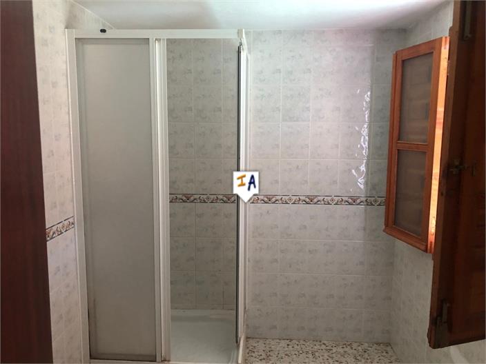 Image No.16-4 Bed House for sale