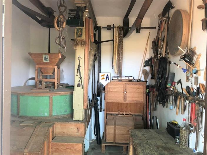 Image No.6-4 Bed House for sale