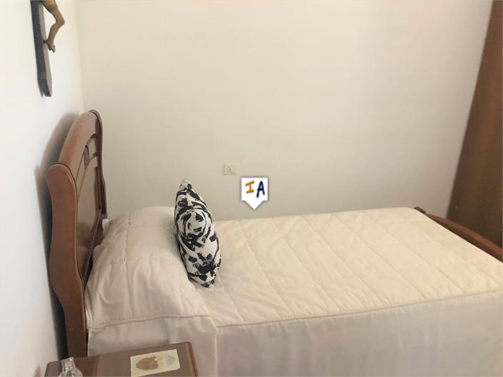 Image No.10-4 Bed House for sale