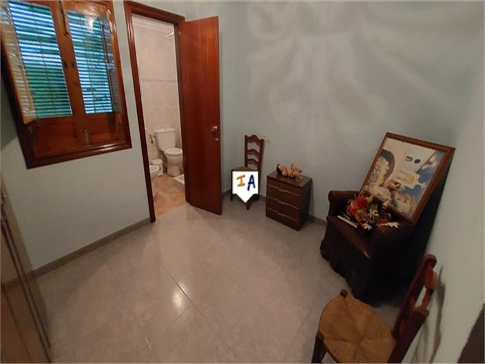 Image No.15-5 Bed House for sale