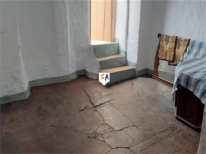 Image No.16-5 Bed House for sale