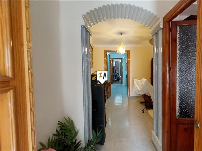 Image No.6-5 Bed House for sale