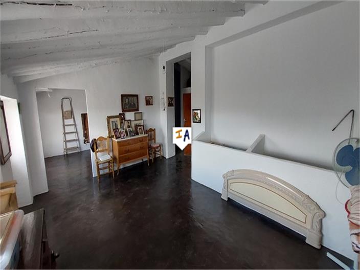 Image No.15-3 Bed House for sale