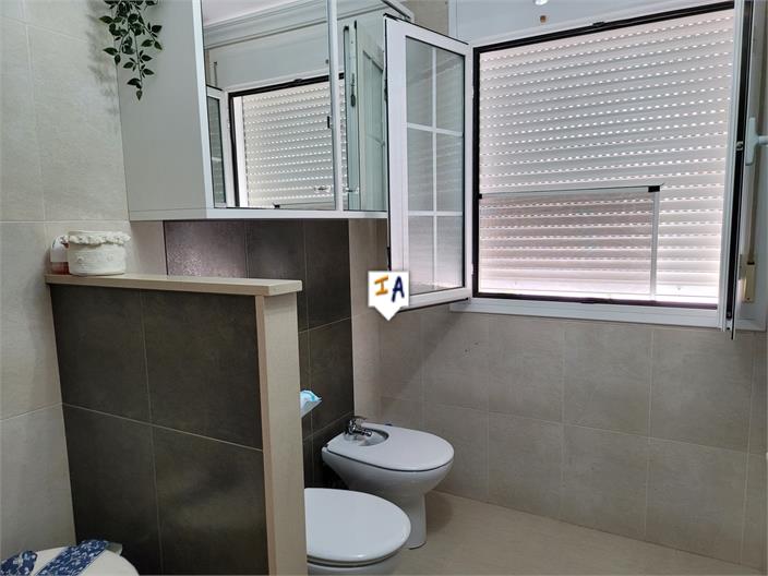 Image No.14-4 Bed House for sale