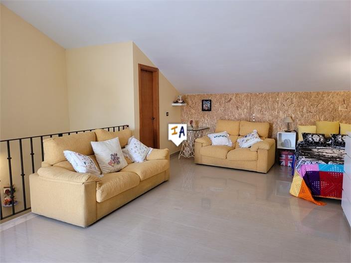 Image No.17-4 Bed House for sale