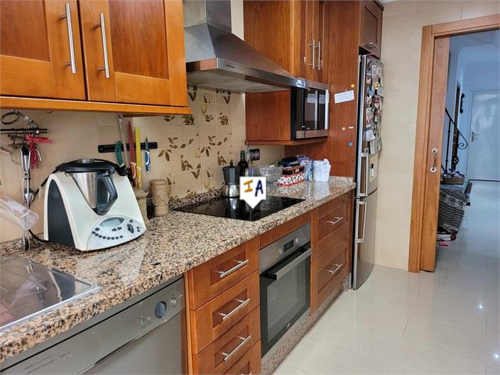 Image No.3-4 Bed House for sale