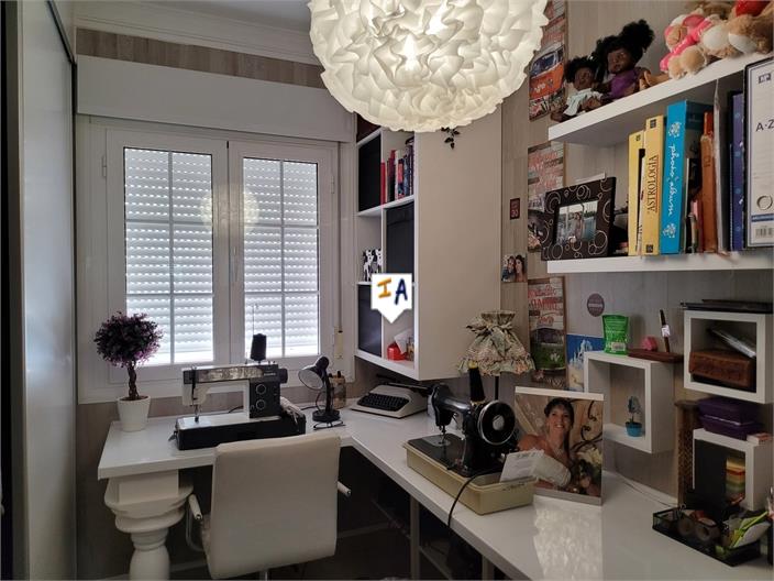 Image No.10-4 Bed House for sale