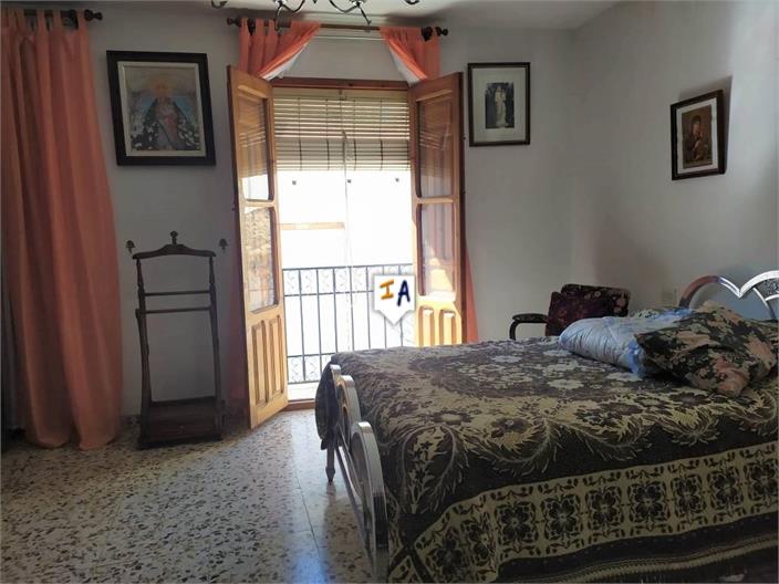 Image No.9-4 Bed House for sale