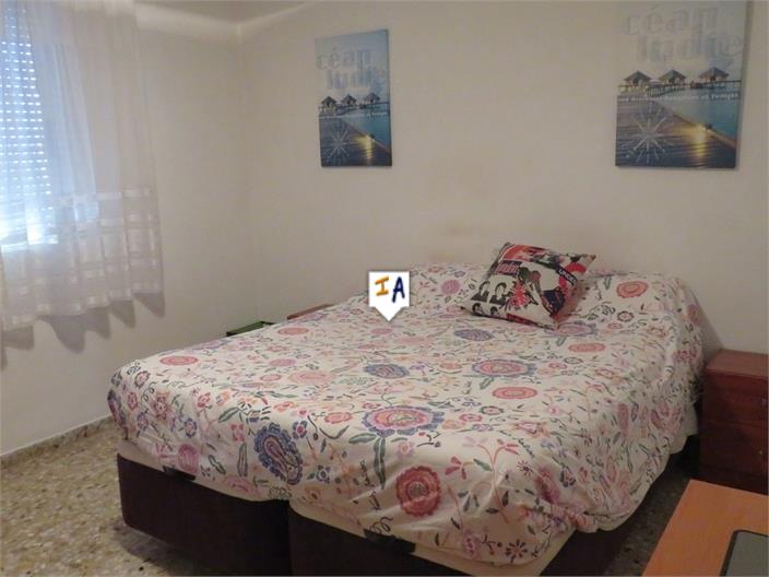 Image No.11-3 Bed House for sale