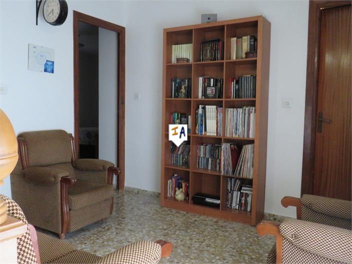 Image No.12-3 Bed House for sale