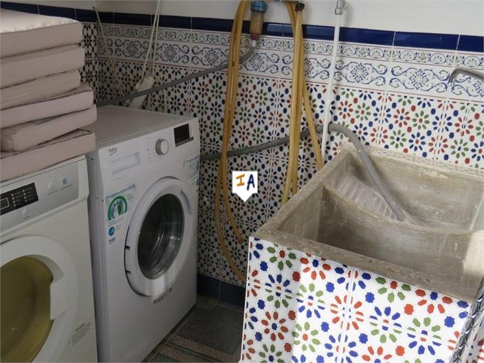 Image No.14-3 Bed House for sale