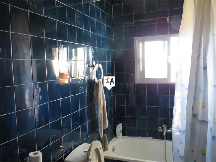 Image No.10-3 Bed House for sale