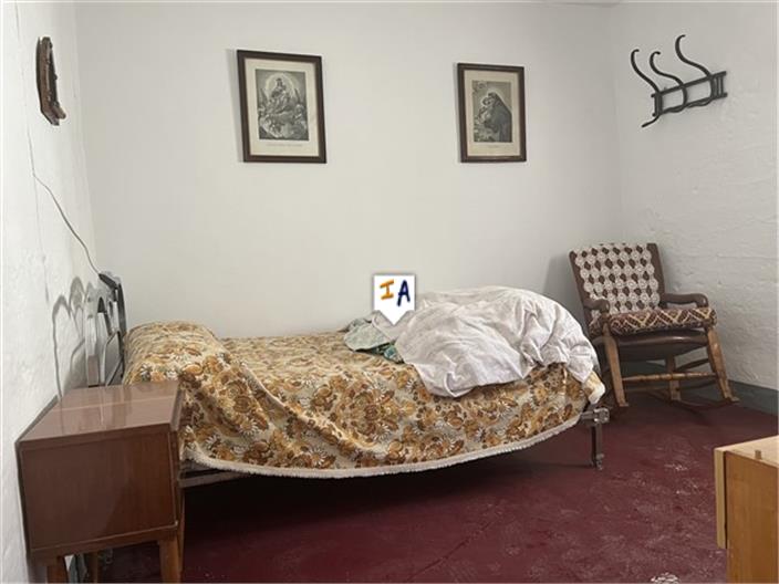 Image No.7-3 Bed House for sale