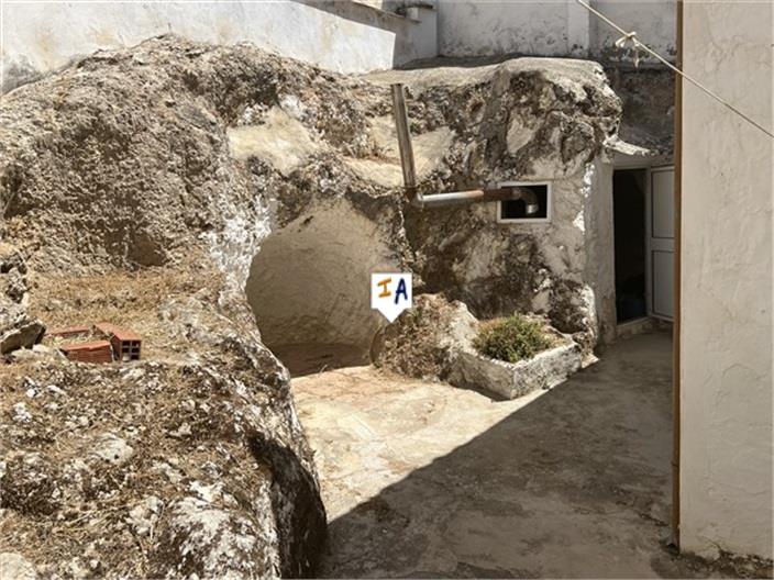 Image No.9-3 Bed House for sale