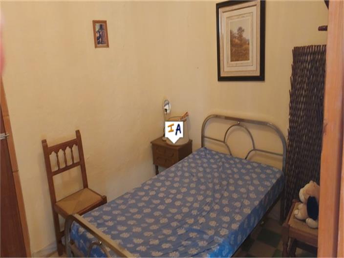 Image No.15-5 Bed House for sale