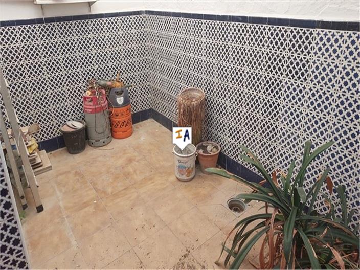 Image No.6-5 Bed House for sale