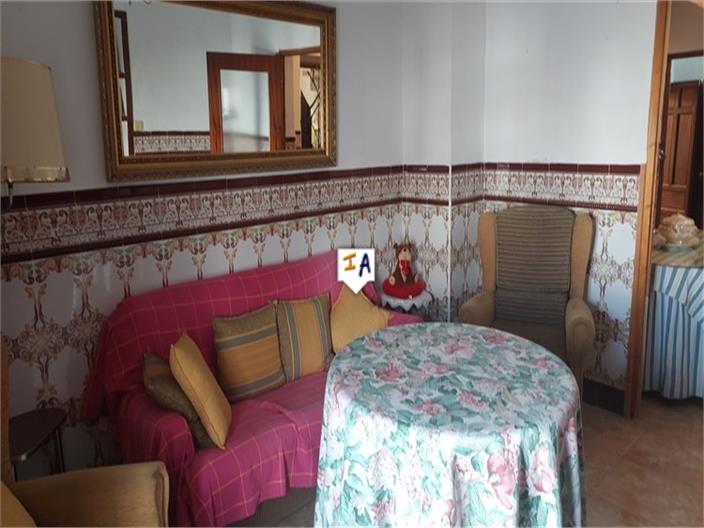 Image No.8-5 Bed House for sale