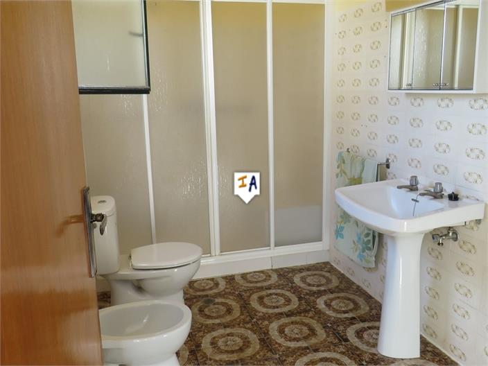 Image No.11-3 Bed House for sale