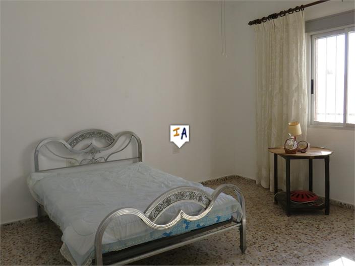 Image No.7-3 Bed House for sale