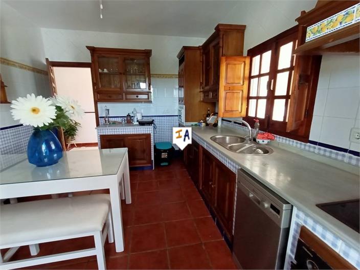 Image No.8-2 Bed House for sale