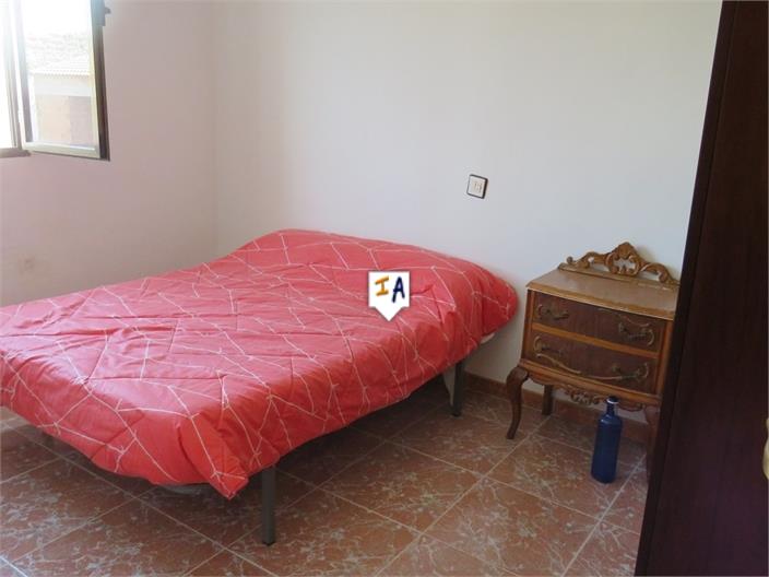 Image No.15-6 Bed House for sale