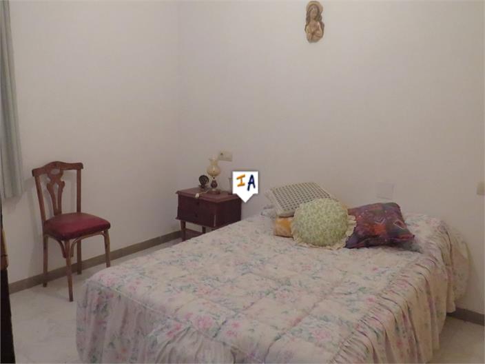 Image No.9-6 Bed House for sale