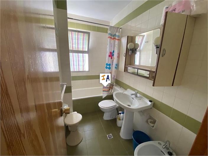 Image No.6-3 Bed House for sale