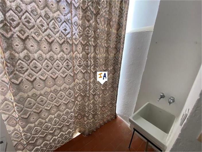 Image No.8-3 Bed House for sale