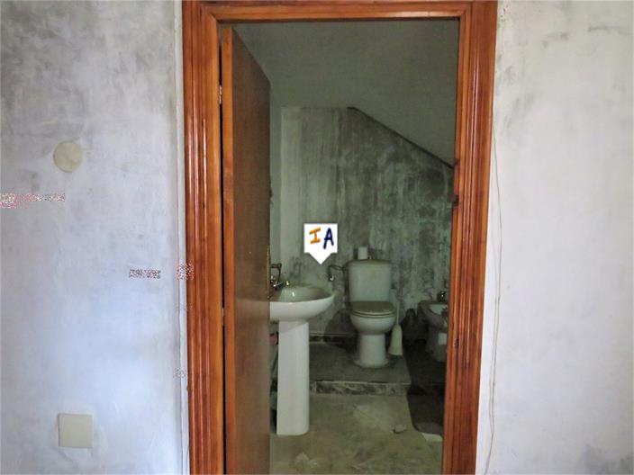 Image No.15-4 Bed House for sale