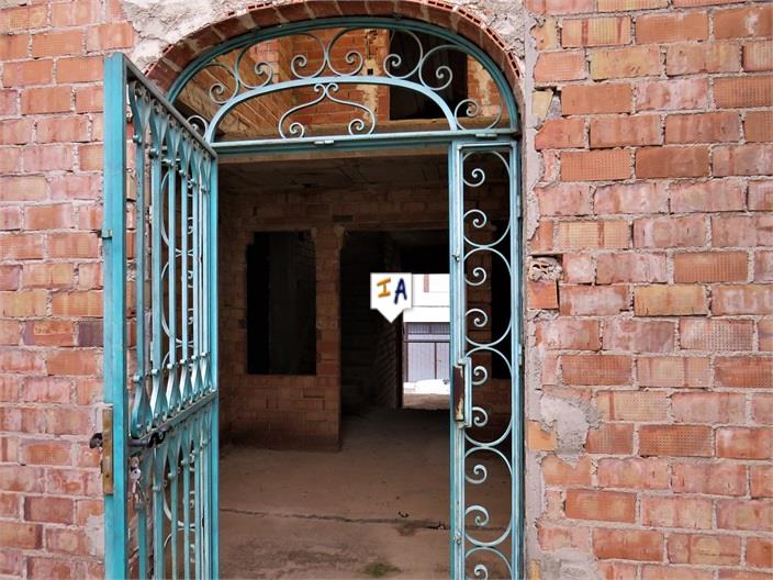 Image No.6-4 Bed House for sale