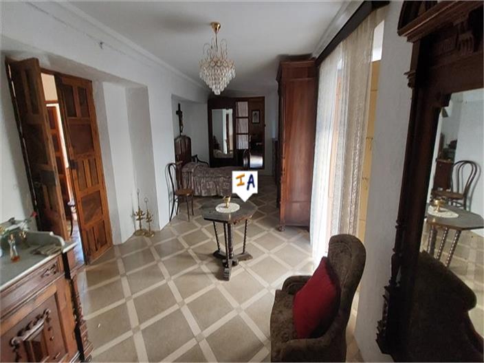 Image No.13-8 Bed House for sale