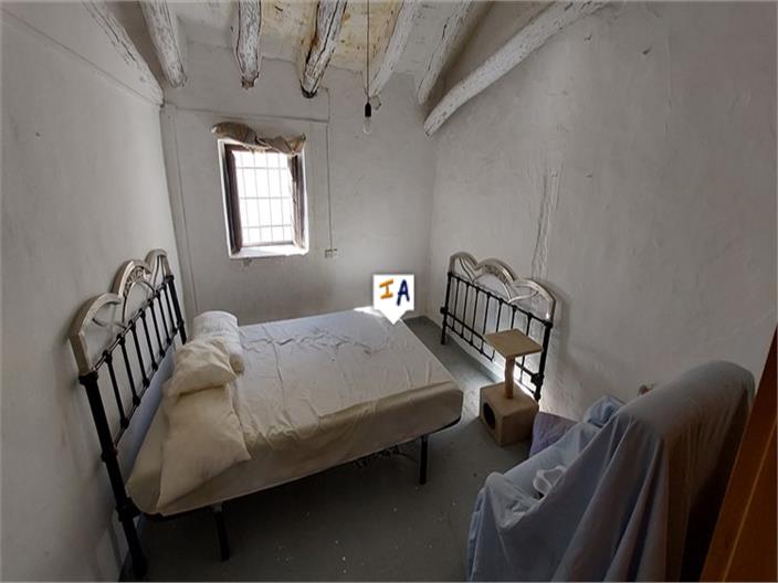 Image No.12-6 Bed House for sale