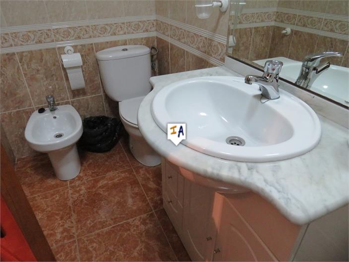 Image No.11-3 Bed House for sale