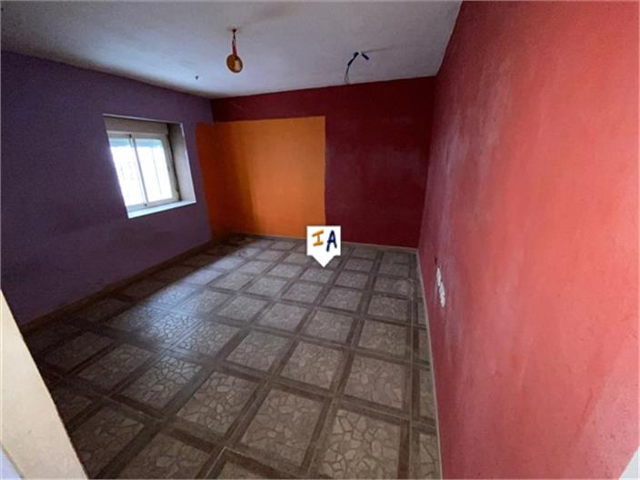 Image No.12-3 Bed House for sale