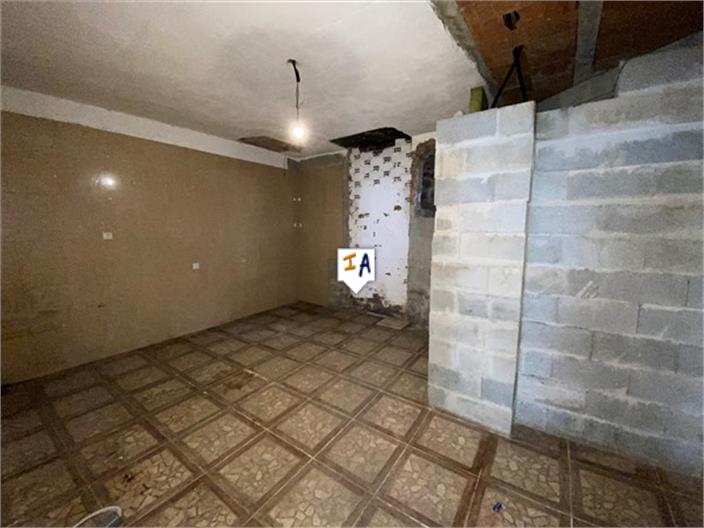 Image No.6-3 Bed House for sale