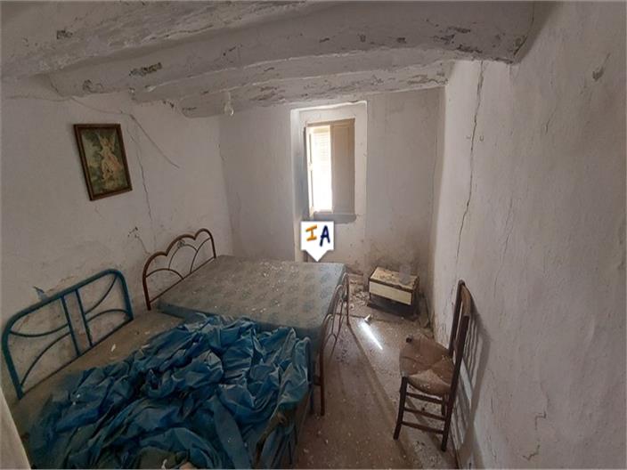 Image No.12-4 Bed House for sale