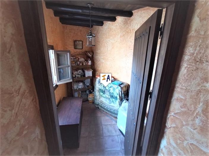 Image No.5-2 Bed House for sale