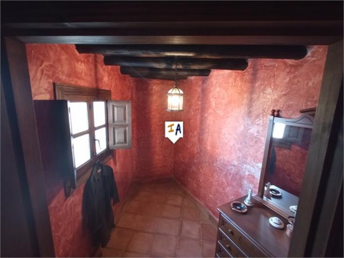 Image No.6-2 Bed House for sale